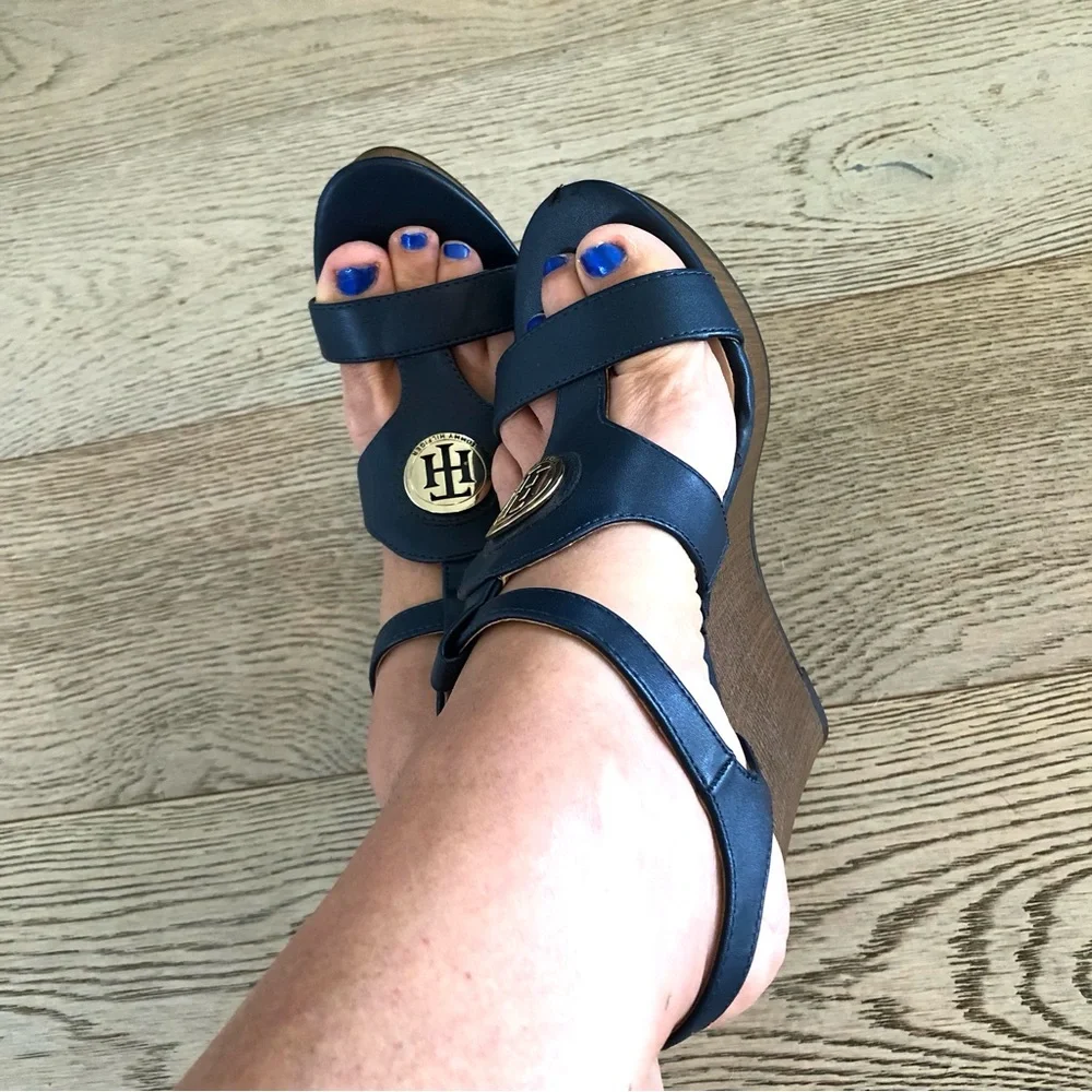 Tommy Hilfiger Navy Blue Platform Wedge Sandals Womens 7 Ankle Strap Preppy
